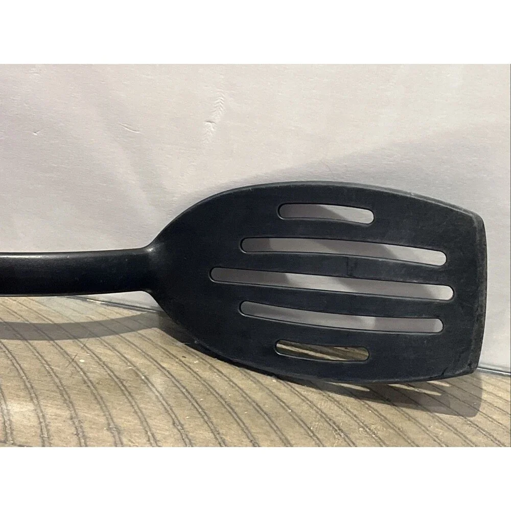 Pampered Chef Black Nylon Slotted Spatula Flipper Turner Heat Resistant USA 2351